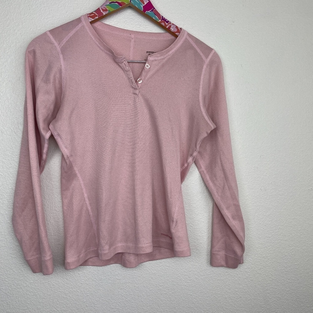 Light pink Patagonia long sleeve top size XS // 1944